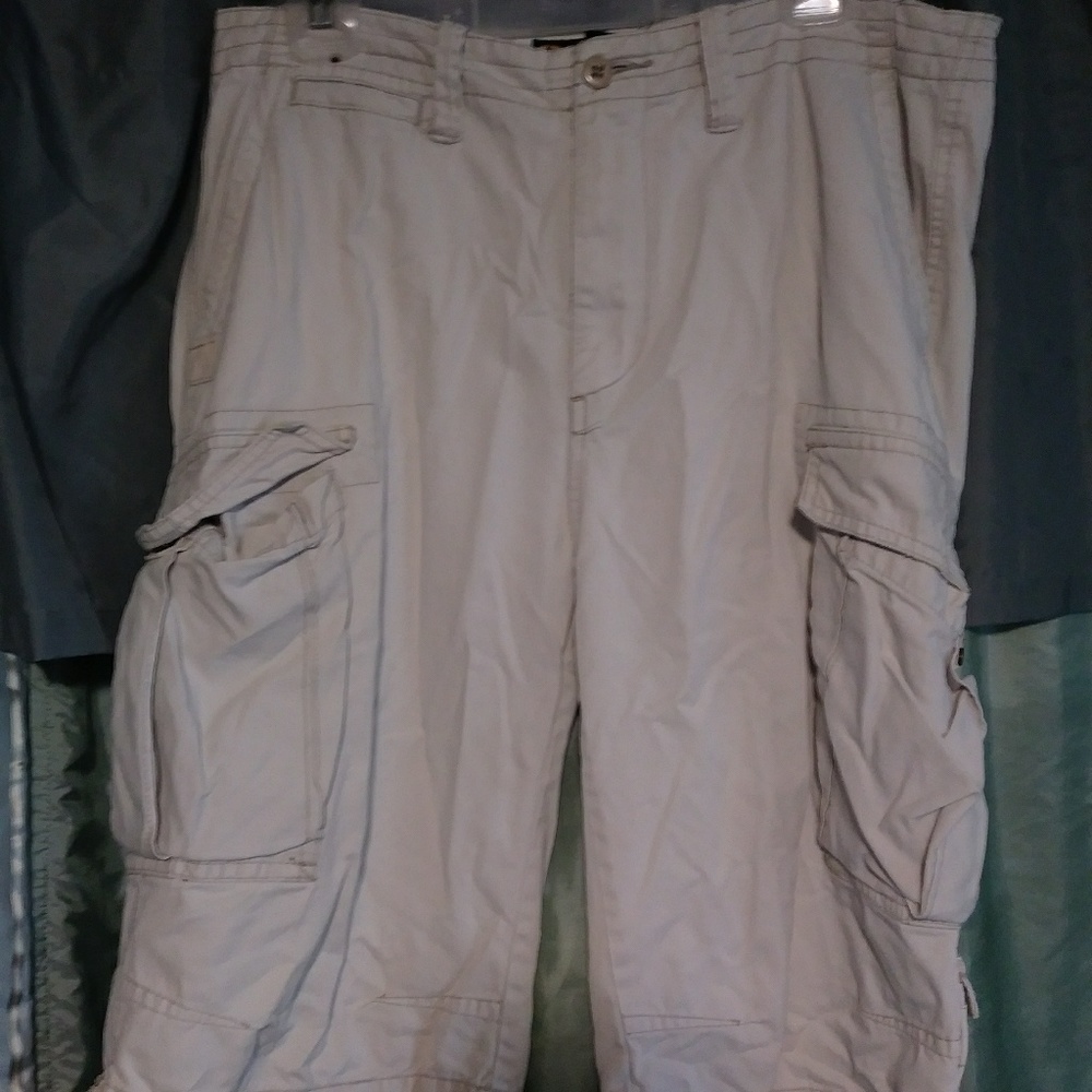 Nautica Men's cargo shorts size 32